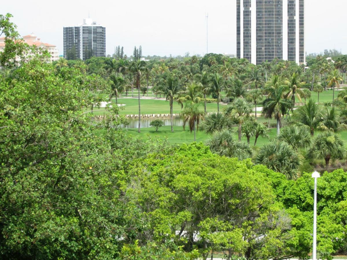 Resort Style In Aventura Florida Bagian luar foto